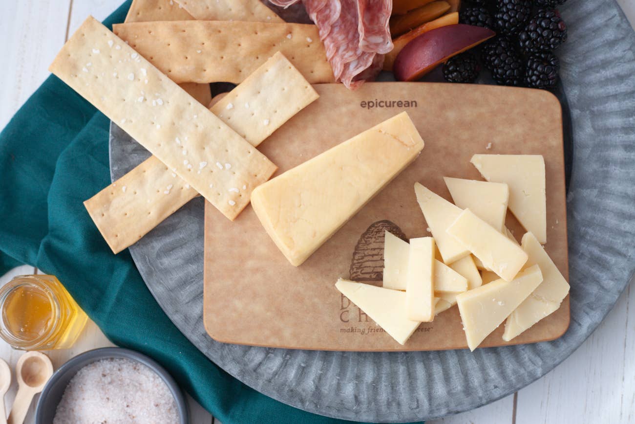 Beehive Cheese Co. LLC - Seahive Cheddar 1/5LB Case